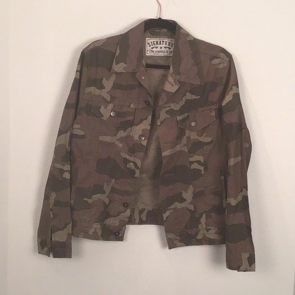 Levi Strauss & co camel jean jacket, size medium - Picture 3 of 7